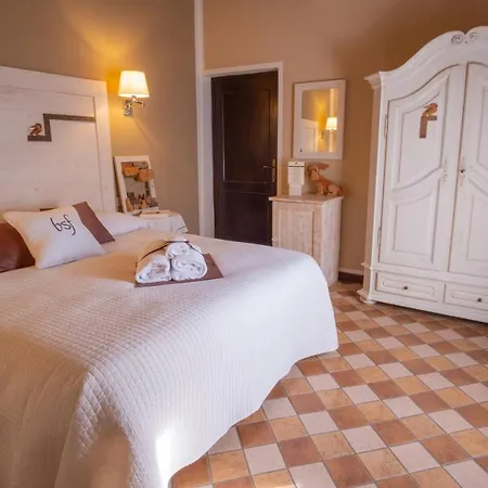 Farm stay Borgo San Faustino Country Relais And *