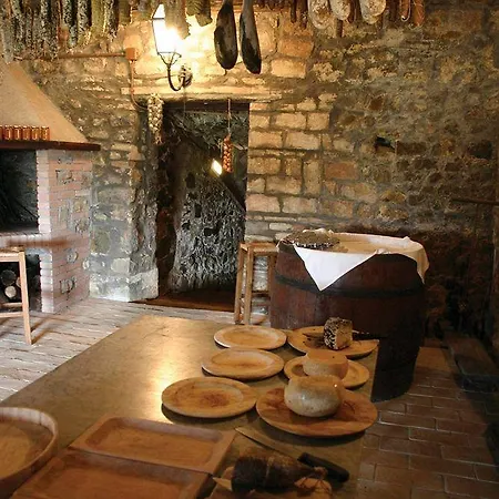 Borgo San Faustino Country Relais And
