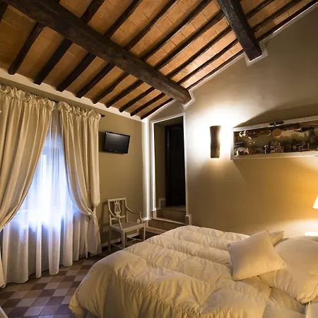 Farm stay Borgo San Faustino Country Relais And *