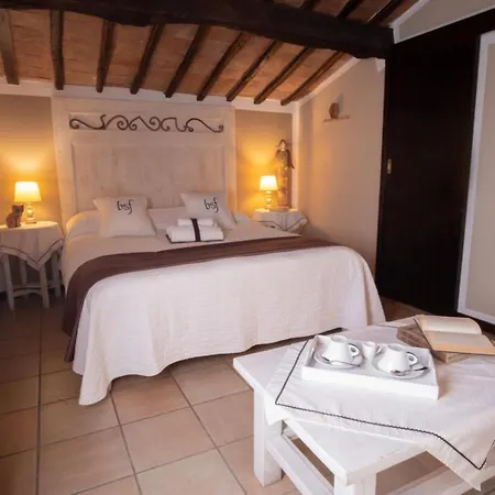 Farm stay Borgo San Faustino Country Relais And