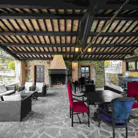 Farm stay Borgo San Faustino Country Relais And