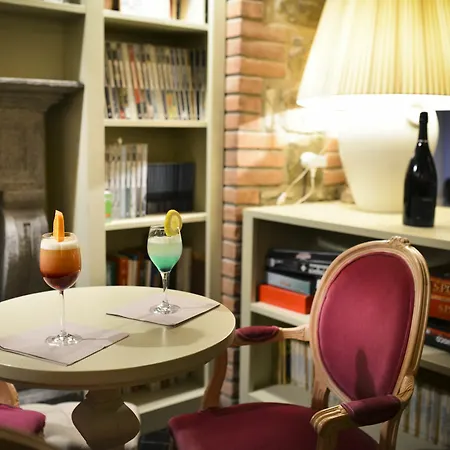 Borgo San Faustino Country Relais And Morrano