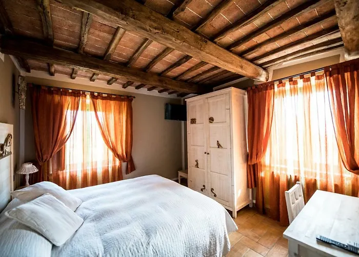 Farm stay Borgo San Faustino Country Relais And *